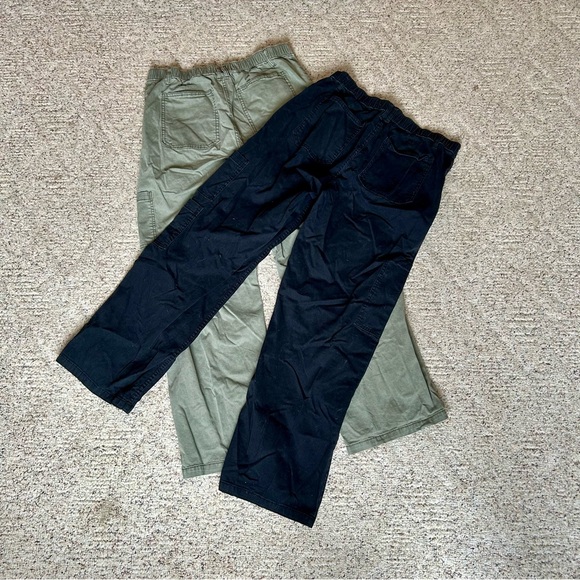 No Boundaries Women's Green and Black Cargo Pants (Both Pairs) - Picture 4 of 4
